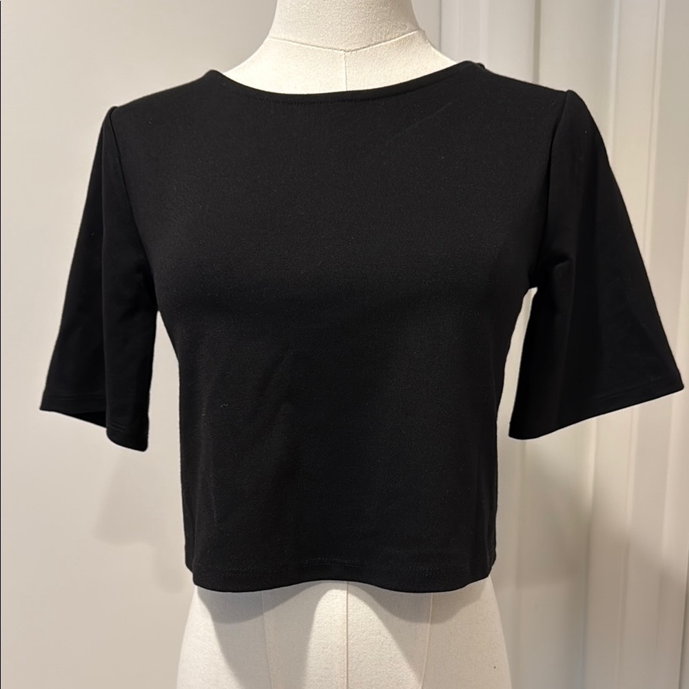 Ripley Rader Los Angeles size 1 Black Crop short sleeved top for Women NWT